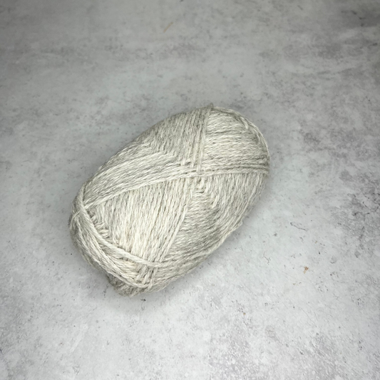 Burnfoot Wool: Naturally Blended Light Grey DK