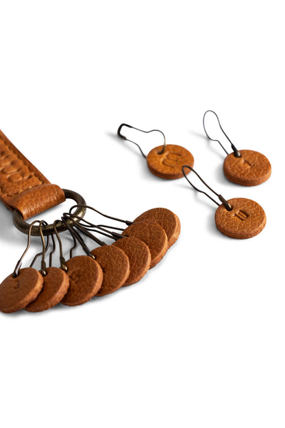 Feliz Stitch Markers: Whisky / One size