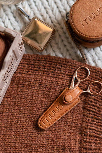 Espoo Scissor Holder: Whisky